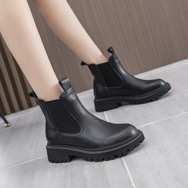 AIYUQI Women’s Retro Chelsea Boots